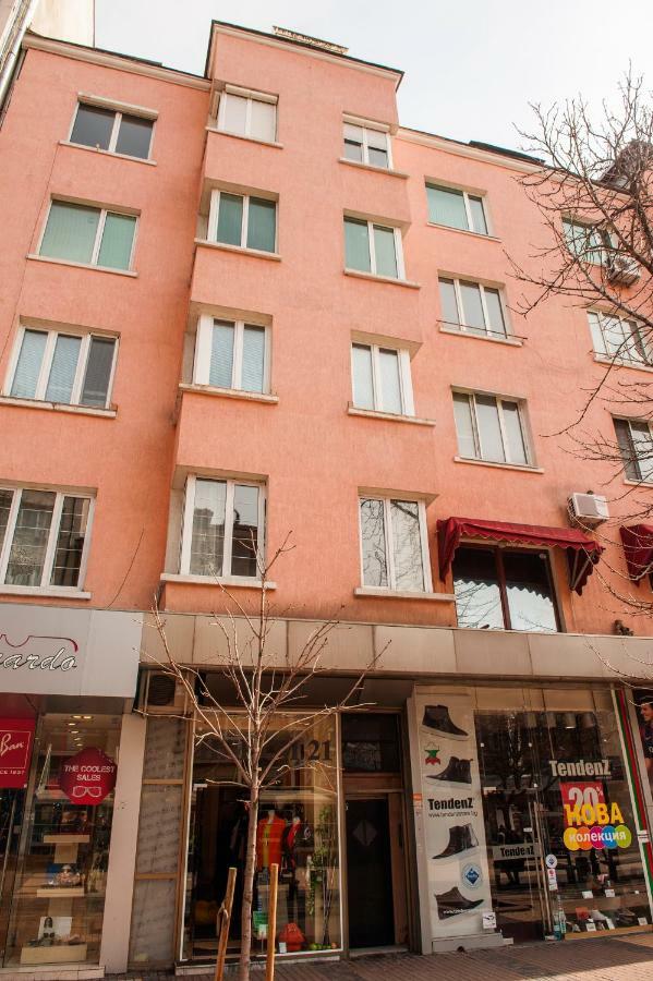 Vitosha Blvd - Attic Studio Sofia Exterior photo